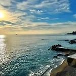 Beachfront E Parking Il Nido Sul Mare Appartement *