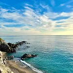 Beachfront E Parking Il Nido Sul Mare Appartement Gênes