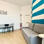 Beachfront E Parking Il Nido Sul Mare Appartement *