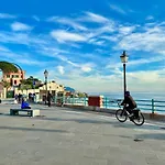 Beachfront E Parking Il Nido Sul Mare * Gênes