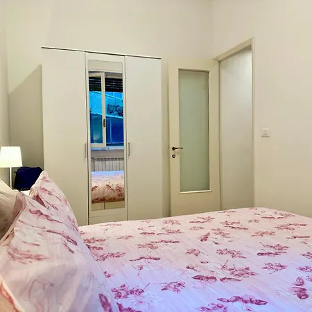 Apartment Beachfront E Parking Il Nido Sul Mare Genoa