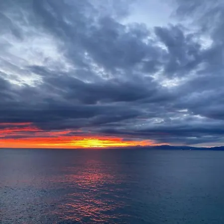 Beachfront E Parking Il Nido Sul Mare Apartment